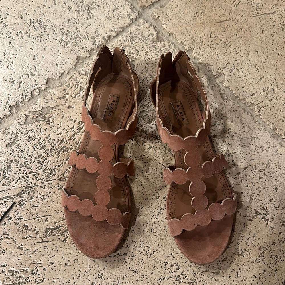 Alaia sandals
